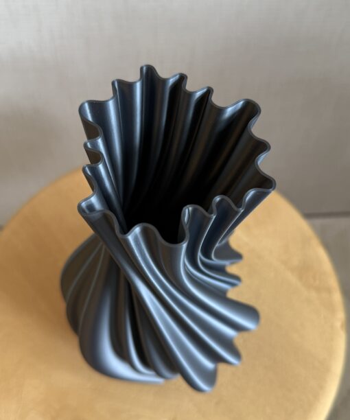 Alternative view of 3D geprinte unieke vaas, kleur donkerpaars blauw 27cm