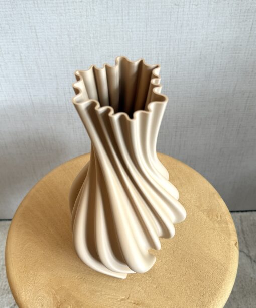 Alternative view of 3D geprinte unieke vaas, kleur peanut (houtkleur) 27cm